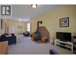 25 AHRENS Street W - 14