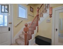 25 AHRENS Street W - 15