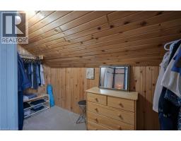 25 AHRENS Street W - 18