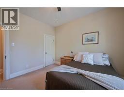 25 AHRENS Street W - 24
