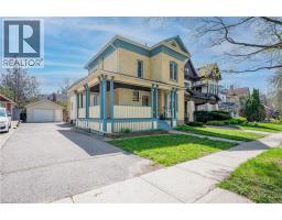 25 AHRENS Street W - 3