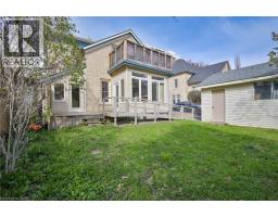 25 AHRENS Street W - 32