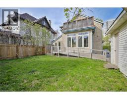 25 AHRENS Street W - 33