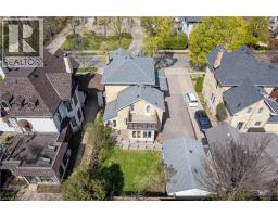 25 AHRENS Street W - 35