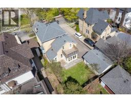 25 AHRENS Street W - 37