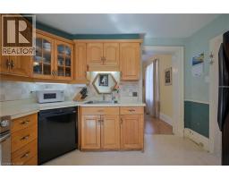 25 AHRENS Street W - 7
