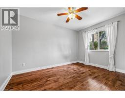 668 BRIDLE Wood - 18