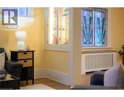 16 BORDEN Avenue N - 19