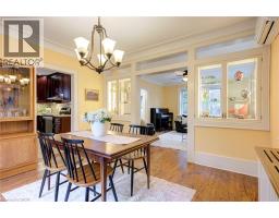 16 BORDEN Avenue N - 21
