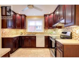 16 BORDEN Avenue N - 23