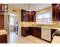 16 BORDEN Avenue N - 24