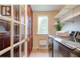 16 BORDEN Avenue N - 26