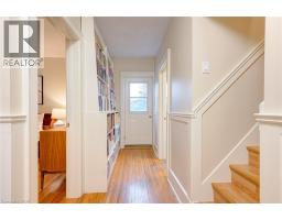 16 BORDEN Avenue N - 28