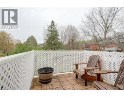 16 BORDEN Avenue N - 30