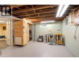 16 BORDEN Avenue N - 50