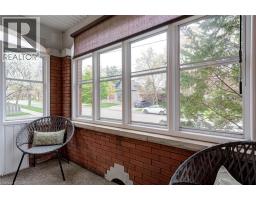 16 BORDEN Avenue N - 7