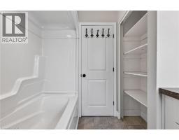 149 ST CATHERINE Street UnitNo. 13 - 22