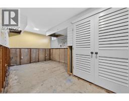 149 ST CATHERINE Street UnitNo. 13 - 33