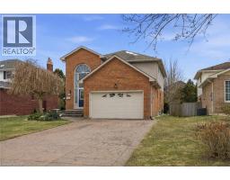 12 SUMNER Crescent - 2