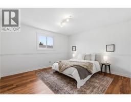 12 SUMNER Crescent - 35