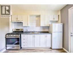 134 ROSSLYN Avenue N - 13