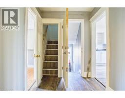 134 ROSSLYN Avenue N - 19