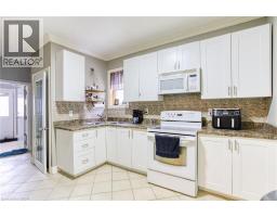 134 ROSSLYN Avenue N - 7