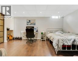 33 MEADOW WOODS Crescent - 16