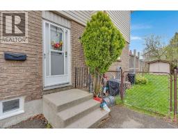 33 MEADOW WOODS Crescent - 2
