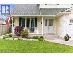 17 PIPER Place - 2