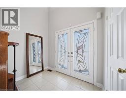 884 STOUTT Crescent - 2