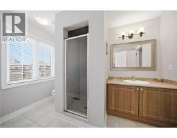 884 STOUTT Crescent - 23