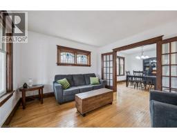 9 SPADINA Road E - 6