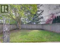 225 DARTMOOR Crescent - 26