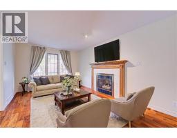 225 DARTMOOR Crescent - 8