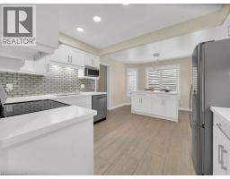16 GLENNIE Court - 11