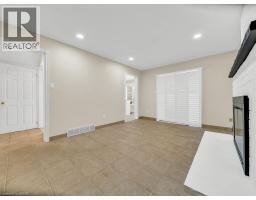 16 GLENNIE Court - 18