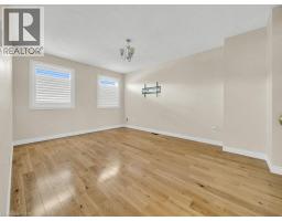 16 GLENNIE Court - 24
