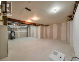 16 GLENNIE Court - 36