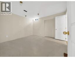 16 GLENNIE Court - 38