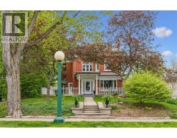 42 LANSDOWNE Road N - 1