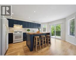 371 UNIVERSITY DOWNS Crescent - 10