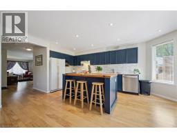 371 UNIVERSITY DOWNS Crescent - 11