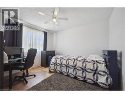 371 UNIVERSITY DOWNS Crescent - 23