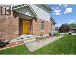 371 UNIVERSITY DOWNS Crescent - 5