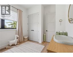 4642 ANDERSON Avenue - 27