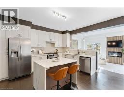 195 HARDCASTLE Drive - 11