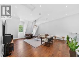 64 RAVINA Crescent - 22