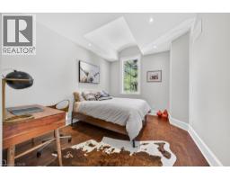 64 RAVINA Crescent - 31
