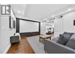 64 RAVINA Crescent - 35
